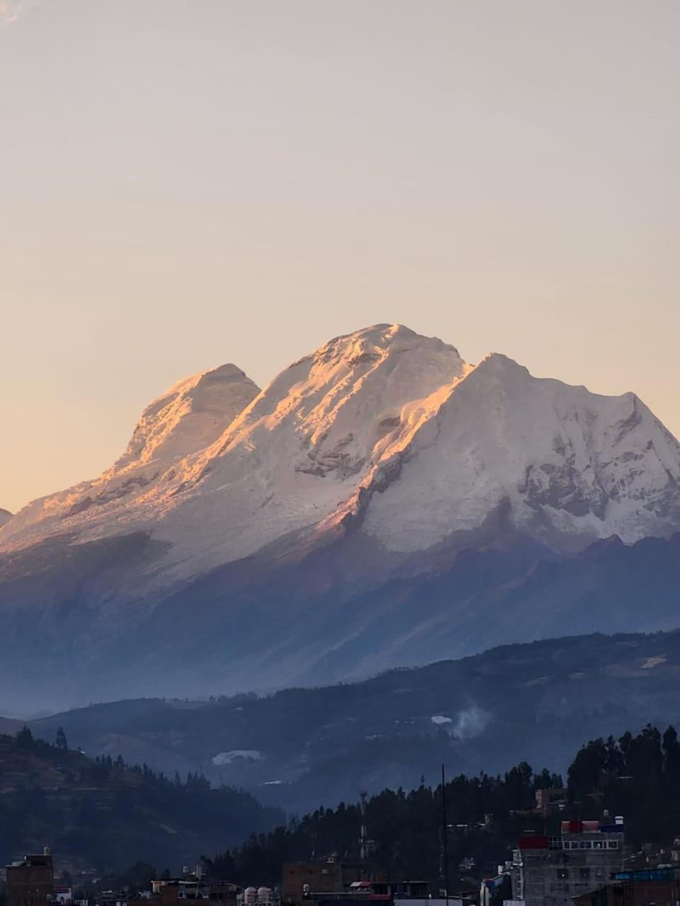 Lhotse Hostel B&B Huaraz  Εξωτερικό φωτογραφία